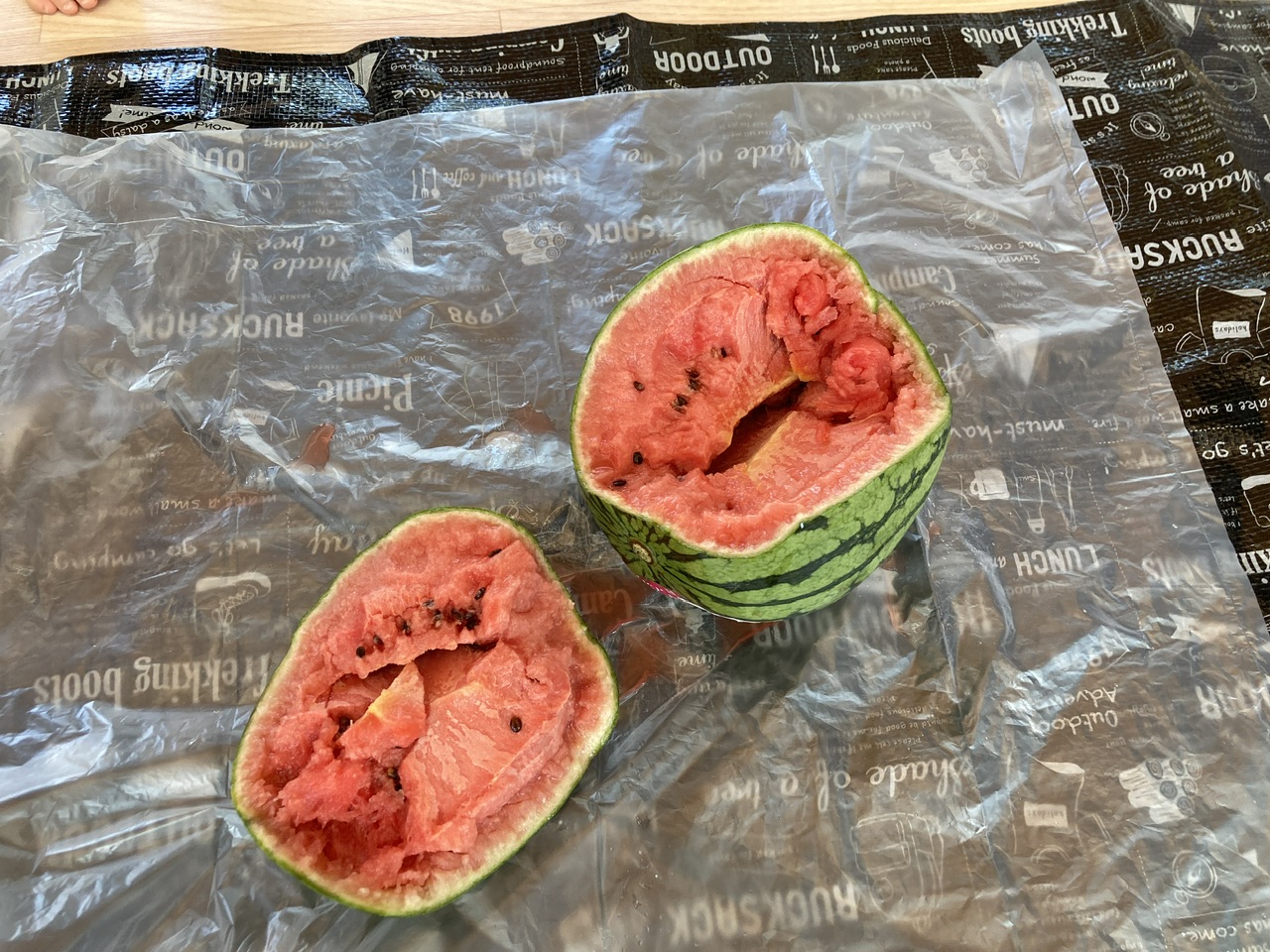 スイカ割りをしました